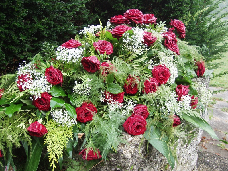 funeraire-VILLENEUVE D ENTRAUNES-min_roses-61203